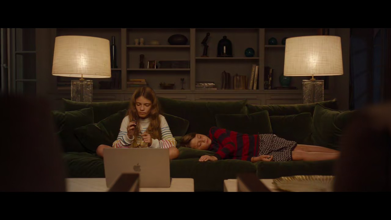 Delicious (2025) NF WEB-DL Hindi + De 720p 10bit HEVC HE-AAC 2.0 ESub.mkv.0001